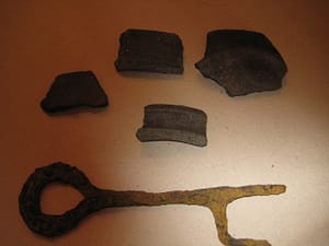 Schlüsselu.Scherben Rundersburg Schlüssel und Scherben Rundersburg